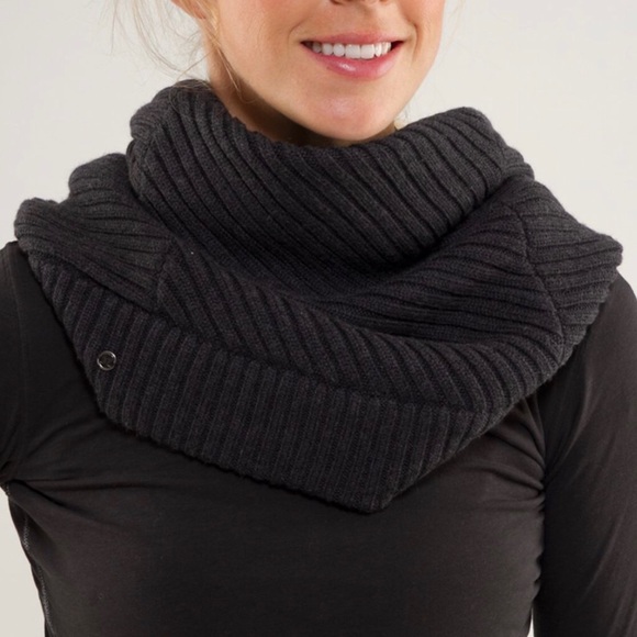 lululemon athletica Accessories - LuLuLemon Neck Warmer Breathe Charcoal